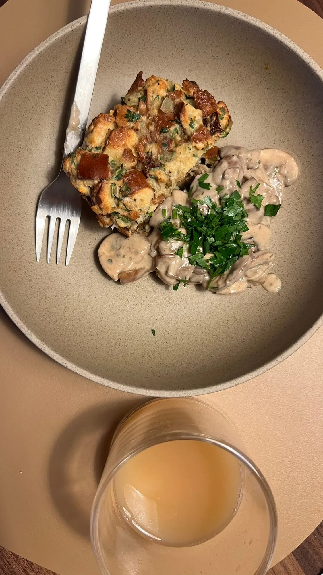 Pilzsoße mit Semmelknödel