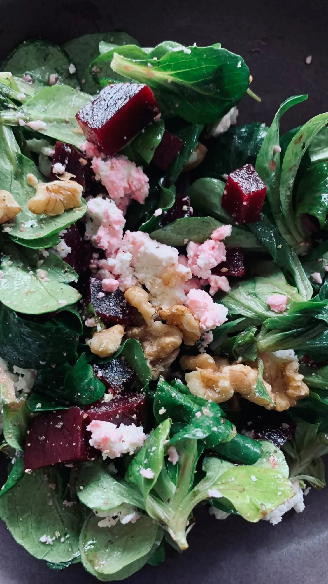 Rote-Bete-Salat mit Feta und Walnüssen