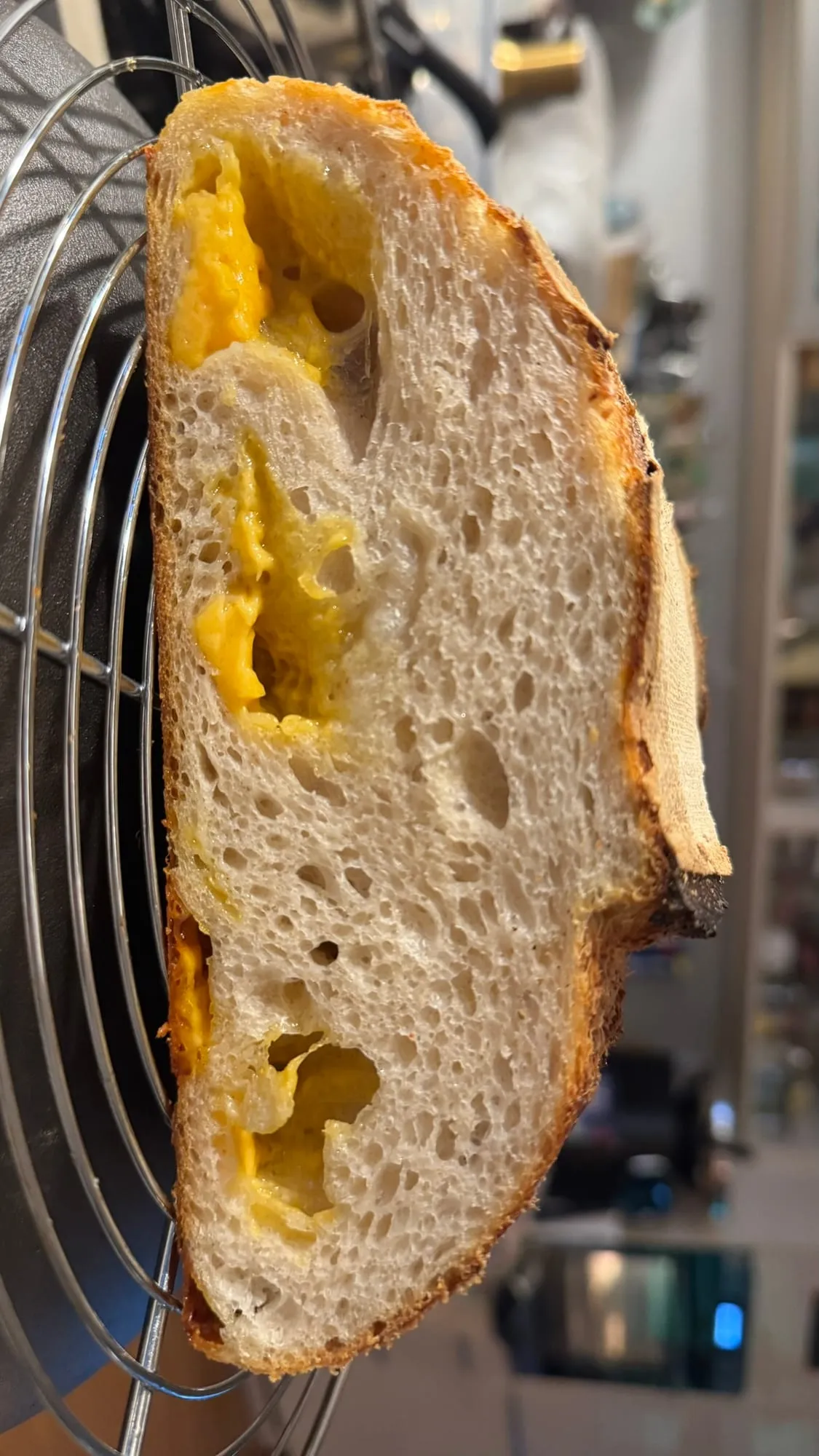 Sauerteigbrot mit Cheddar Cheese – Foto 2 von 6